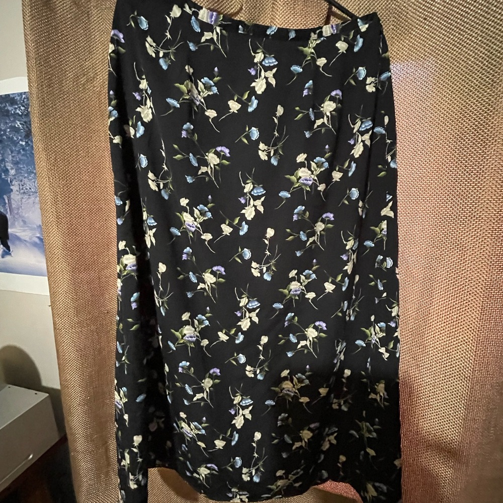 Woman’s skirt lightweight material.